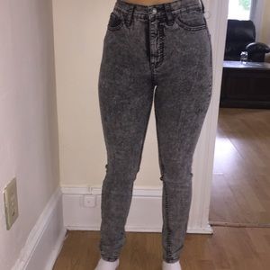 Acid wash BCBG high waisted jeans (stretchy)